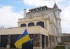 Французький активіст захопив віллу доньки Путіна і запрошує туди біженців з України