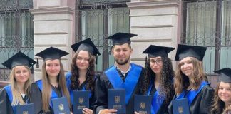 “Місто” Івано-Франківськ – У Франківську понад 400 випускників медуніверситету склали присягу лікаря. ФОТО