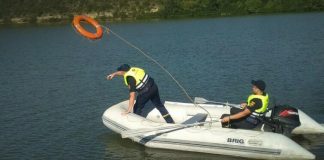 Хотів переплисти Дністер: водолази ДСНС врятували горе-плавця