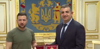 “Щоден Львів” – Зеленський обговоривши з Байрактаром деталі будівництва фабрики в Україні