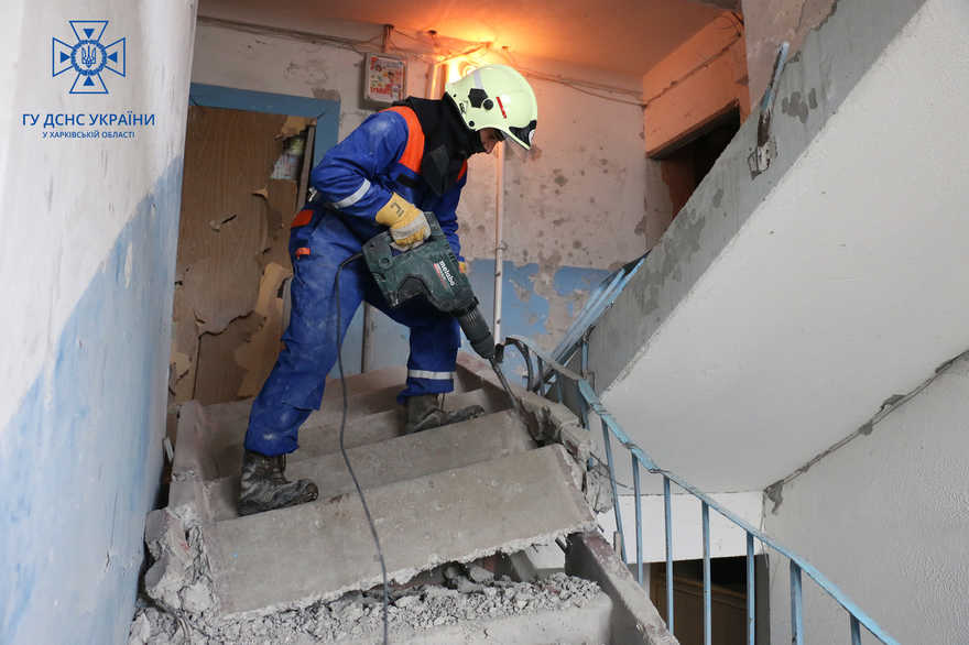 “Коментарі.UA” Харків – Житлові будинки у Харкові обстріляли російські війська.