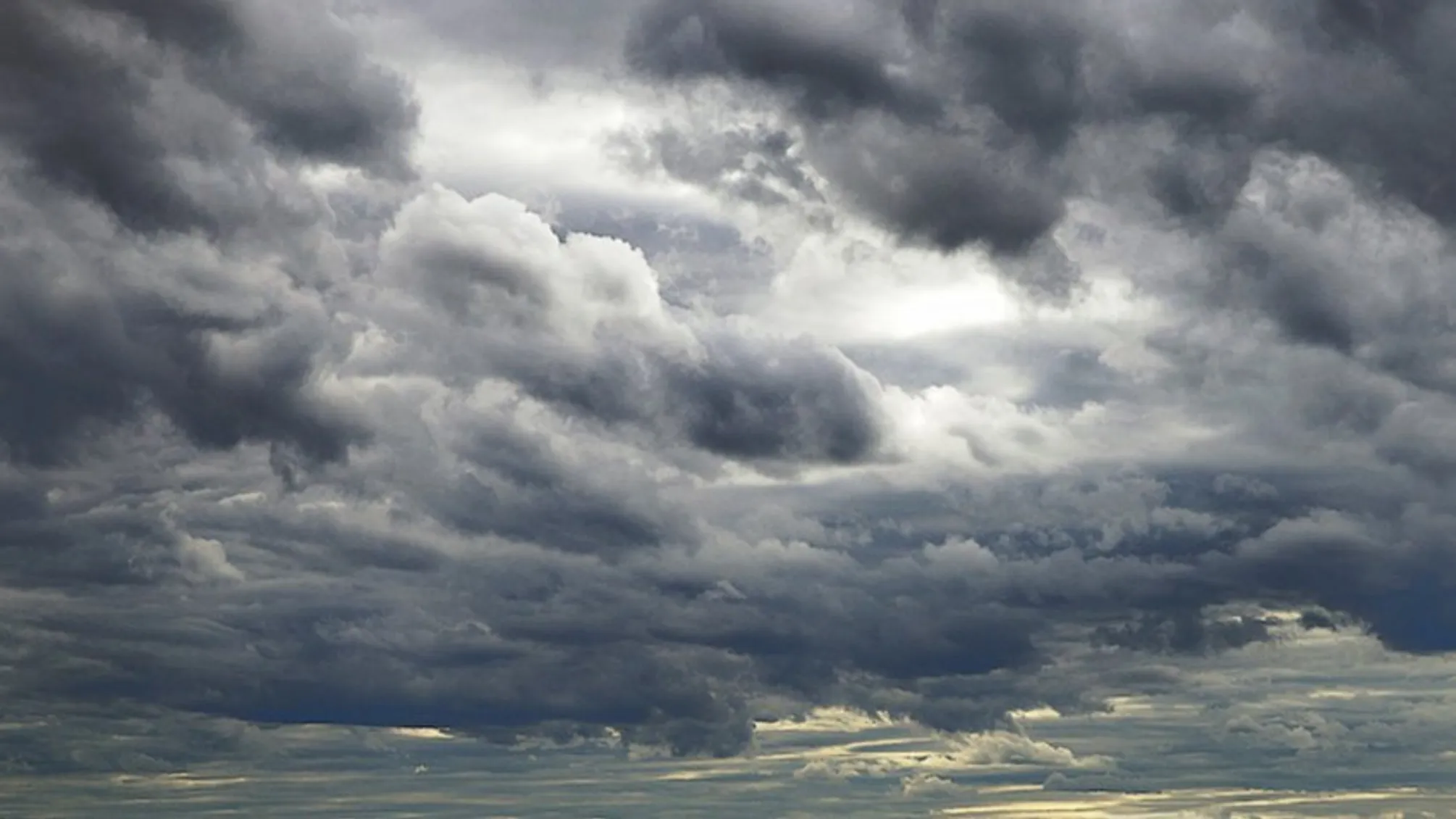 “Дніпровська панорама” – В Україну стрімко насуваються сильні заморозки: яка погода буде у Дніпрі 7 листопада